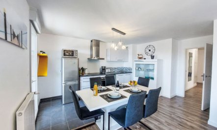 Grand Balcon, Piscine et proche du Port 7