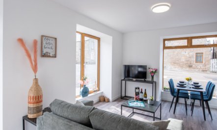 Harbour Nights Deluxe Number 12 1