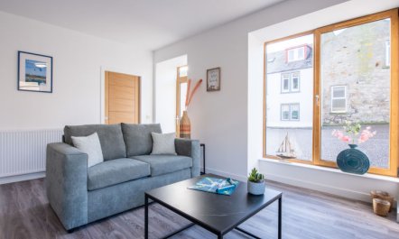 Harbour Nights Deluxe Number 12