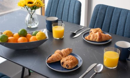 Harbour Nights Deluxe Number 12 3