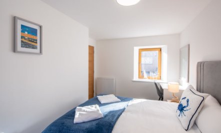 Harbour Nights Deluxe 7A 7