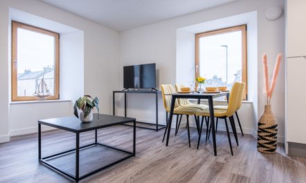 Harbour Nights Deluxe 7C 5