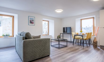 Harbour Nights Deluxe 7C 7