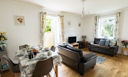 Oak Cottage Cottage 5 5