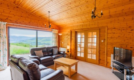 Achmony Number 8 Holiday Home 2 1