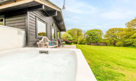 Lodge 4 - Hot Tub Lodge 5