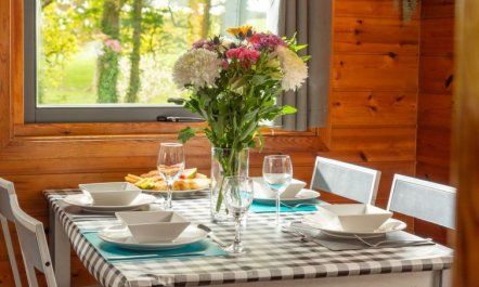 Lodge 4 - Hot Tub Lodge 1