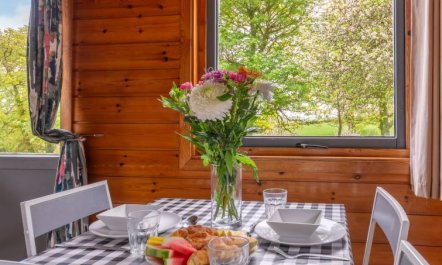 Lodge 6 - Hot Tub Lodge 2