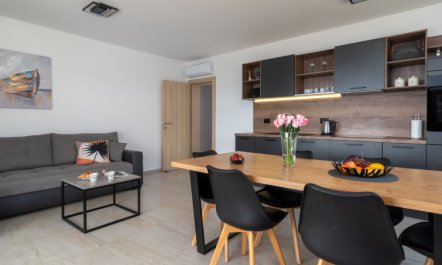 Ria with heated pool 2