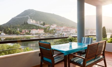 Waterfront Oasis Apartment 2 6