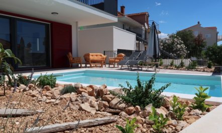 Viva-by the sea-garden & terraces 1