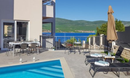 Sea Front Villa Lucija 3