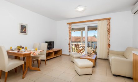 Petra 3 Apartment 3 7