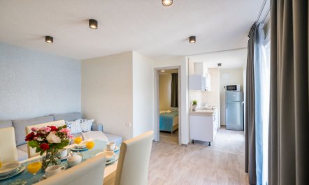 Sea side mobile home