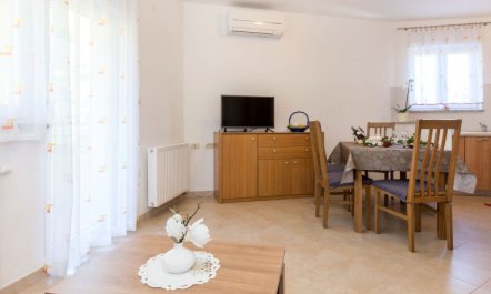 Andrea Apartment 2 4