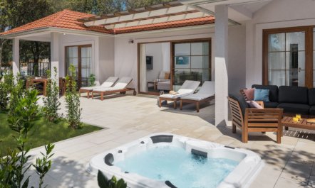 Luxury Bay Villa with private hot tub Villa 5