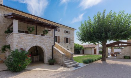 The Mulberry Stonehouse 6