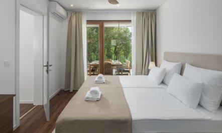 Luxury Bay Villa with private hot tub Villa 4 7