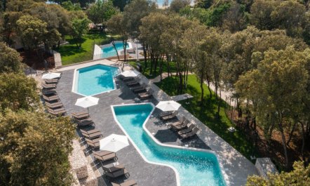 Luxury Bay Villa with private hot tub 4