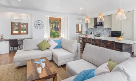 Luxury Beachfront Villa Porto Bus 7