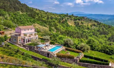 Villa Over the Hilltop 6