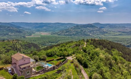 Villa Over the Hilltop 4