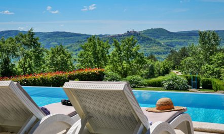 Villa Over the Hilltop 7