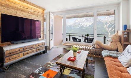 Promenade (Utoring) Apartment 93 7