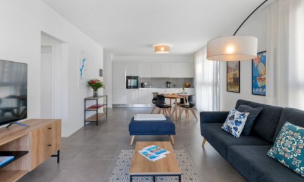 LocTowers A4.3.4 Apartment 13 7