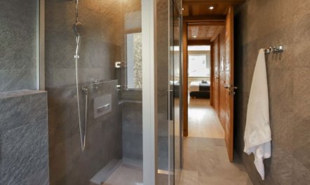 Dianthus Apartment 2 4