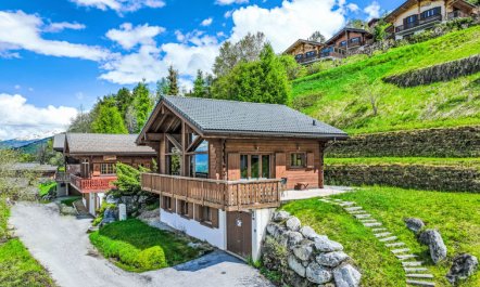 La Truffe Holiday Home 2 4