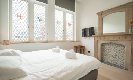 Historical and spacious 'La Tourelle I' 3