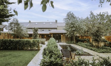 Huyze Ter Bercken with swimming pond 3