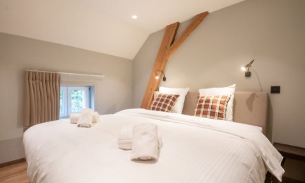 Huyze Ter Bercken with swimming pond 2