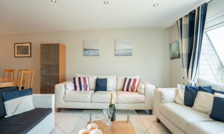 Queen Mary Apartment 3 6