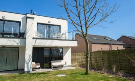 Green Holiday Home 3 5