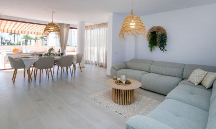 Coral Beach Apartment 6 3