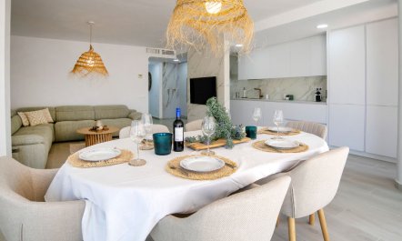 Coral Beach Apartment 6 4