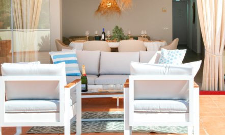 Coral Beach Apartment 6 6