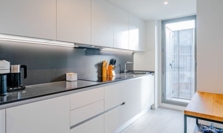 Marina Real III Apartment 6 4