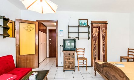 Roses Holiday Center Apartment 11 2