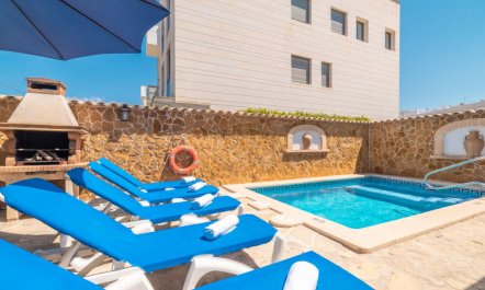 Pintor Beach House 1