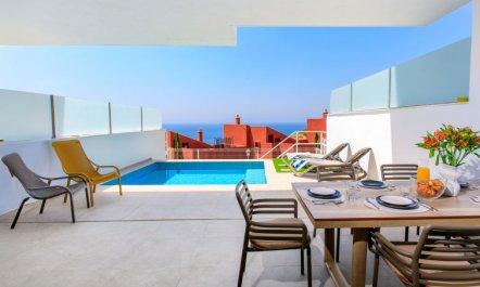 Bayview Collection free Spa & Padel