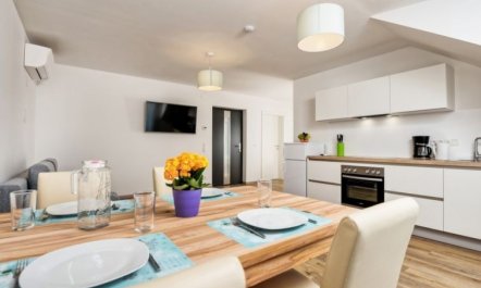 Elisabeth Apartment 3 2