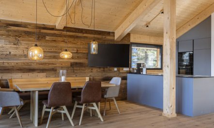 Superior # 1 Sauna & Hot Tub Holiday Home 2 1