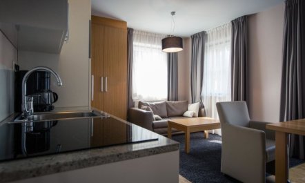 Studio #4 mit Balkon Apartment 4 5