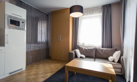 Studio #4 mit Balkon Apartment 4 6