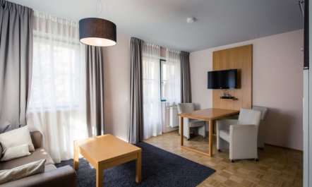 Studio #4 mit Balkon Apartment 4 2