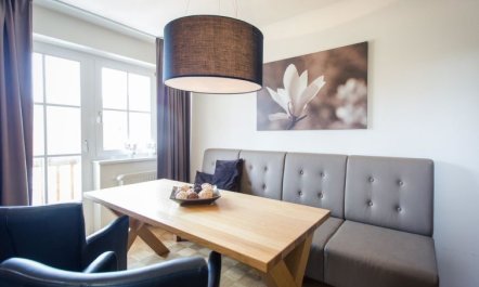 #14 mit Balkon Apartment 11 2