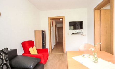 Handle Apartment 3 6